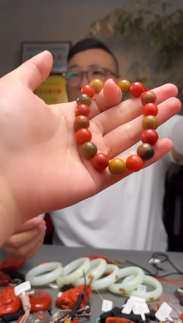 颈饰未镶嵌南红玛瑙手串