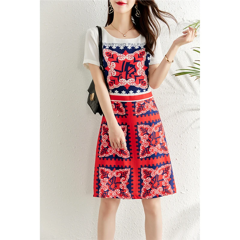 别致复古印花连衣裙女夏季2025新款修身显瘦气质优雅时尚a字裙子