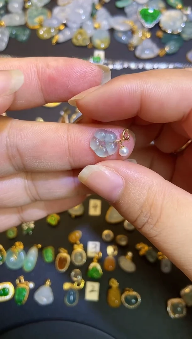 翡翠18K金镶嵌吊坠(不含链)天然A货翡翠