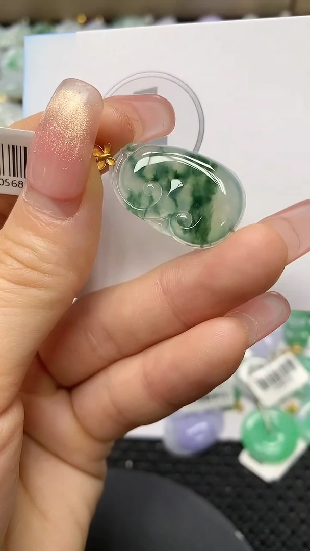 颈饰18K金镶嵌翡翠a货支持复检百元以上9元证书费自理