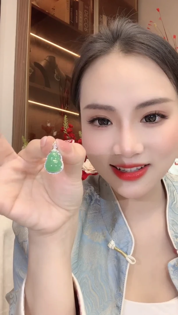 【闪购商品】翡翠吊坠(不含链)18K金镶嵌A35