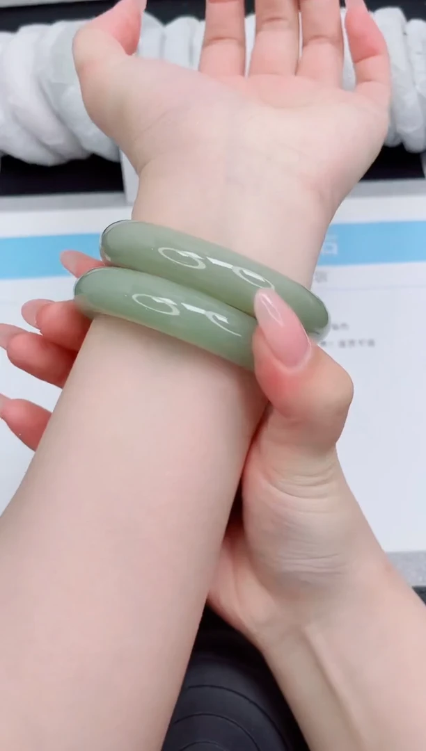 石英质玉手镯未镶嵌19-63