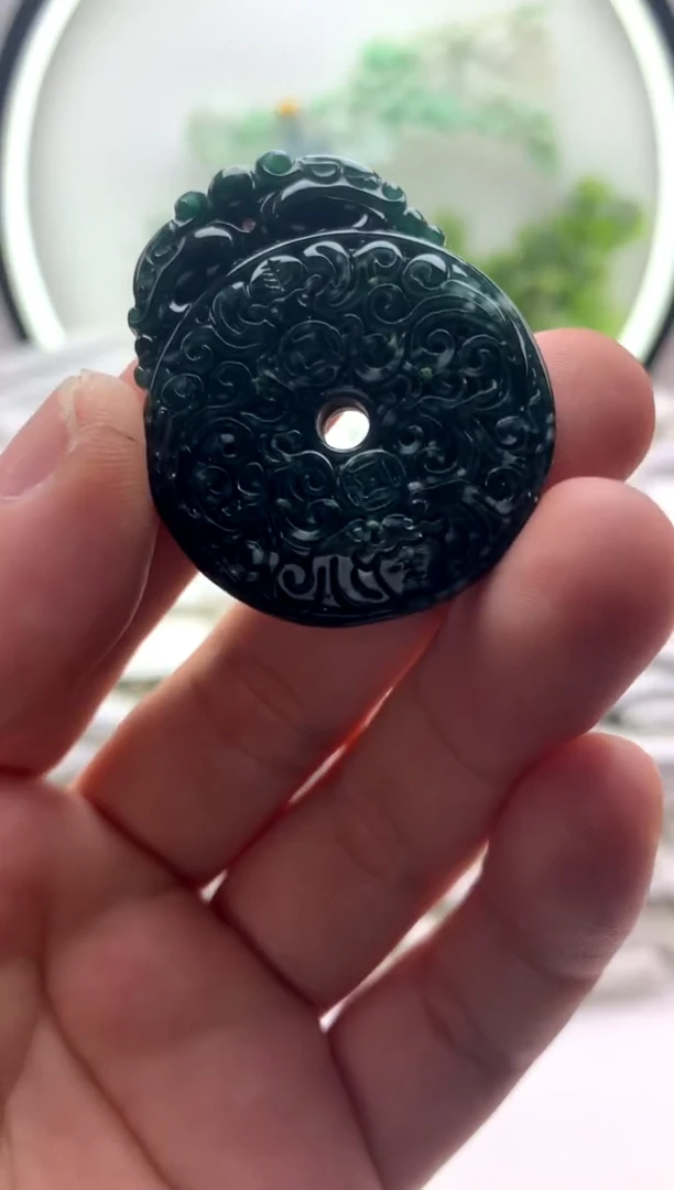 翡翠未镶嵌颈饰挂件【品质一般介意慎拍】