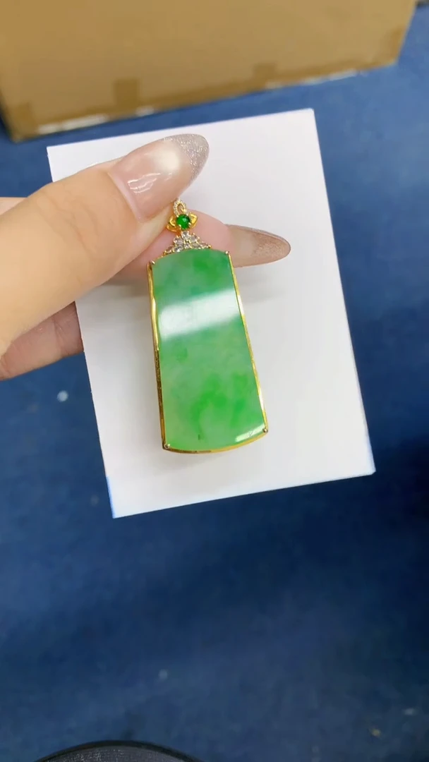 颈饰18K金镶嵌翡翠静**华1