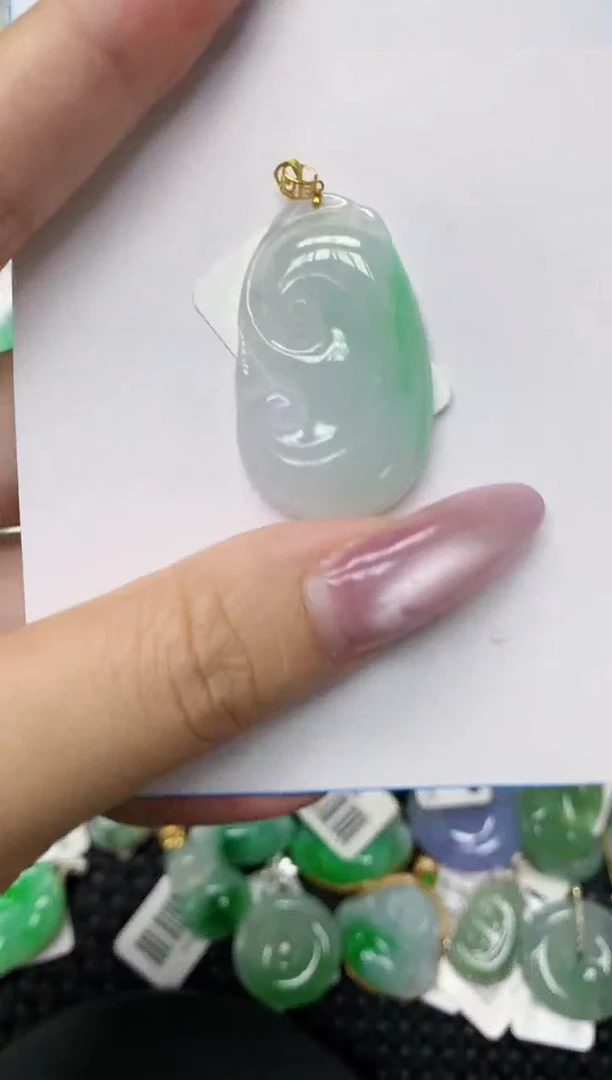 翡翠18K金镶嵌颈饰1111111111