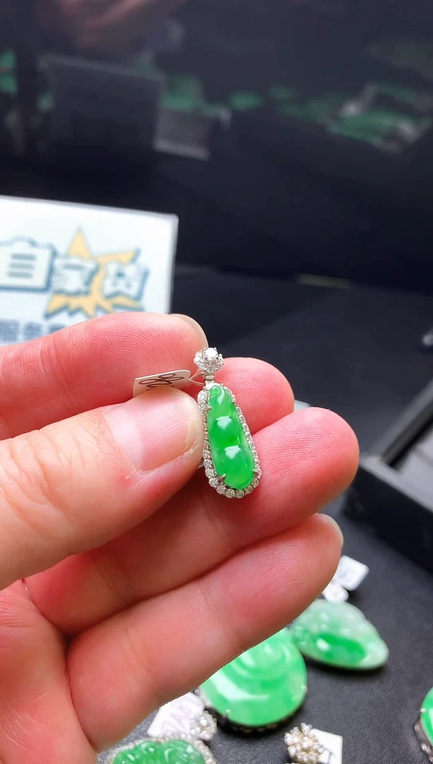 颈饰银S925镶嵌翡翠翡翠
