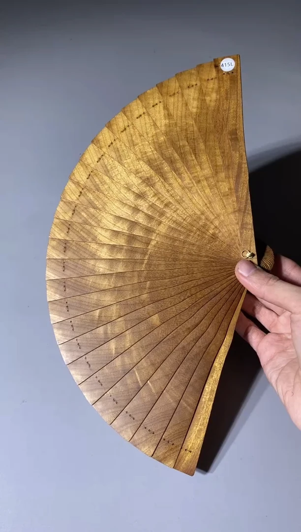 【闪购商品】金丝楠木雕415号18cm金丝楠木小叶桢楠扇子