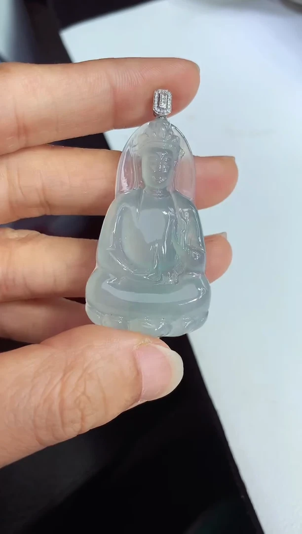 颈饰未镶嵌翡翠素衣观音