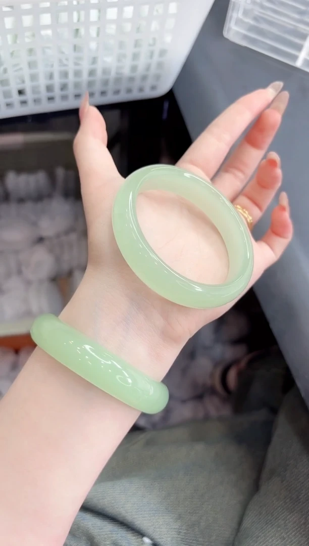 未镶嵌手镯石英质玉281-54