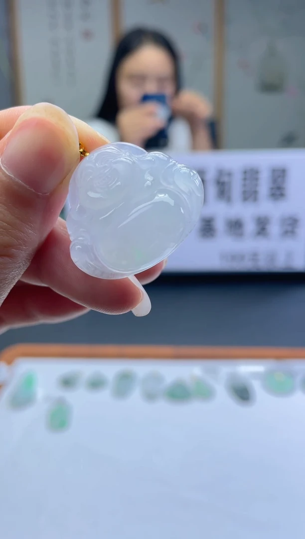 翡翠18K金镶嵌颈饰天然A货翡翠