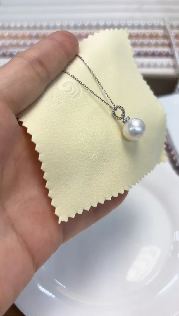 颈饰银S925镶嵌淡水珍珠10-11MM