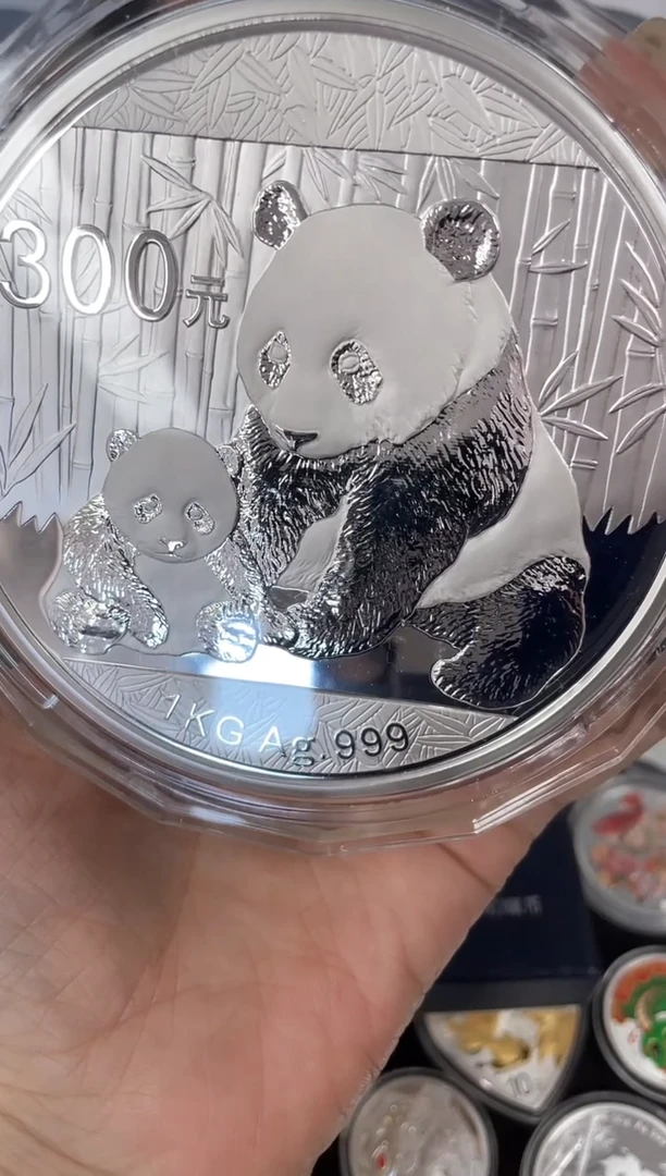 纯银?****?2012公斤银猫1000克原证盒