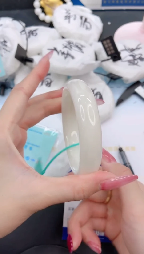 未镶嵌手镯和田玉25G78-56