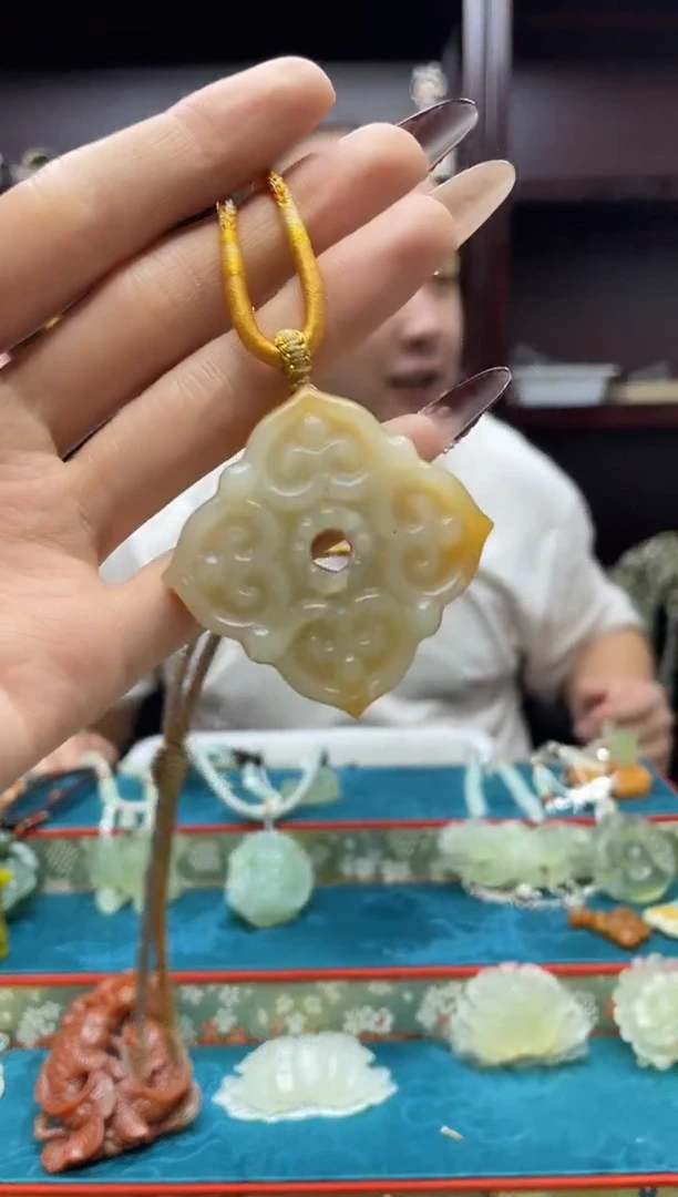 未镶嵌岫玉吊坠·