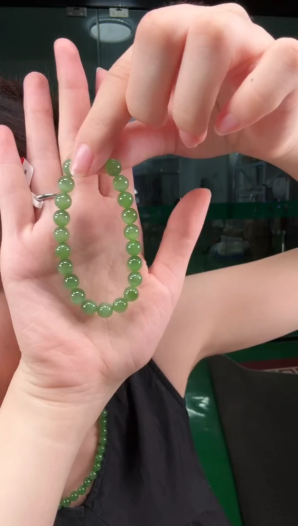 项链未镶嵌和田玉（碧玉）碧玉8mm阳绿猫眼手串
