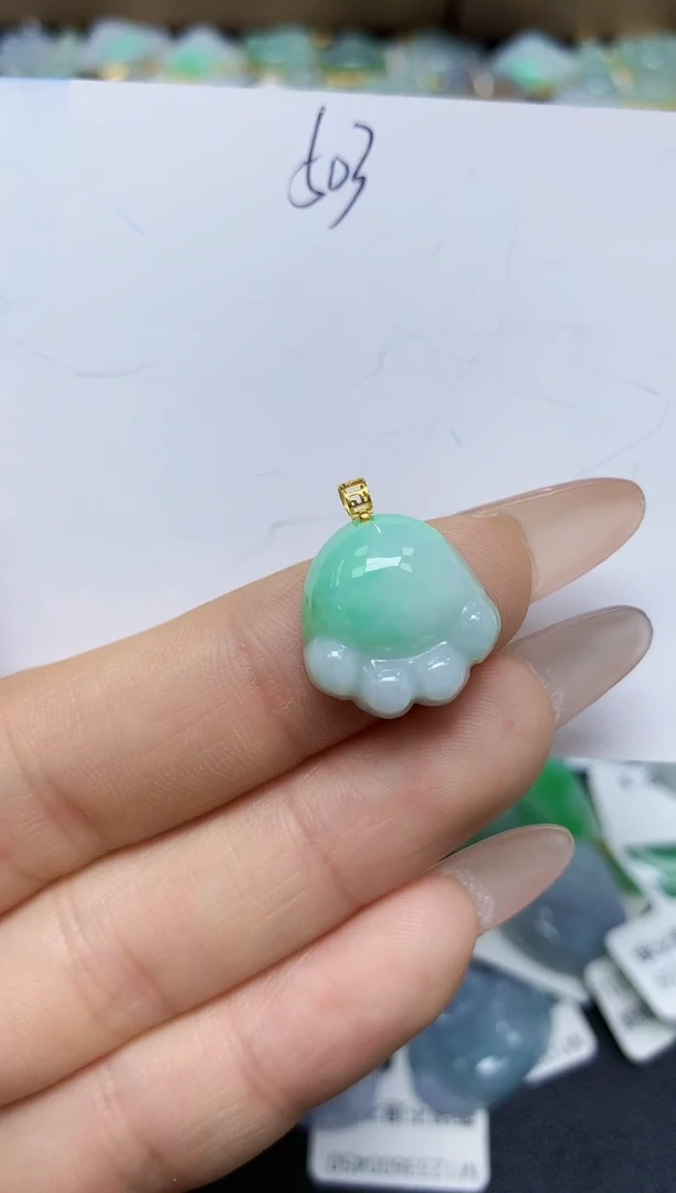 翡翠未镶嵌颈饰 天然翡翠A货