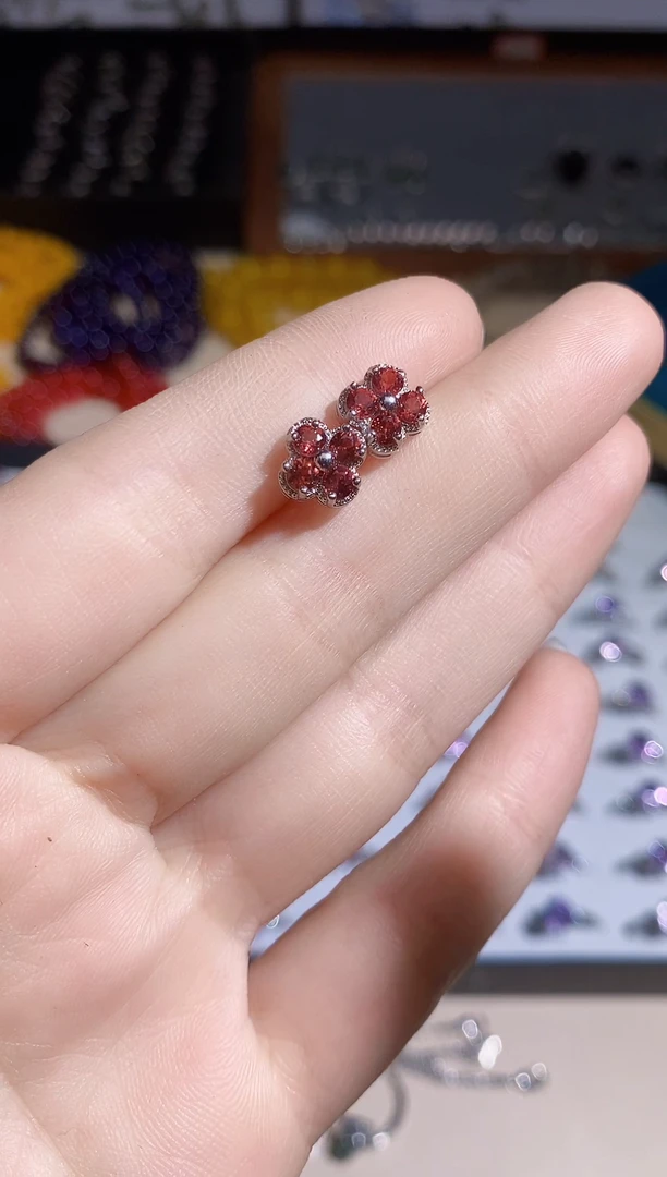【闪购商品】石榴石（芬达石）耳饰合金多样性 发其一  【35】