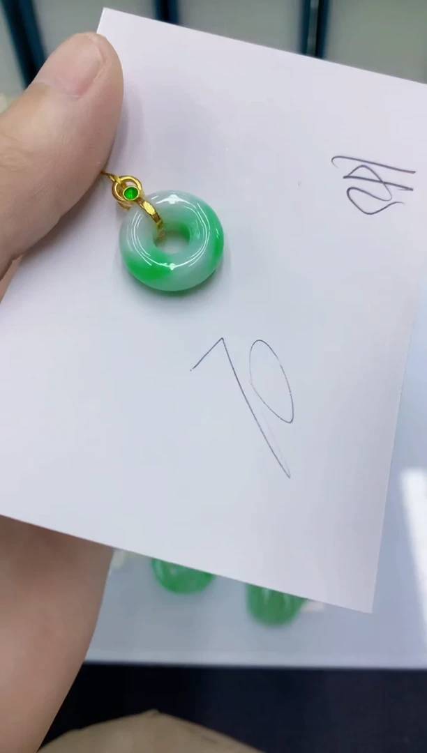 颈饰未镶嵌翡翠翡翠