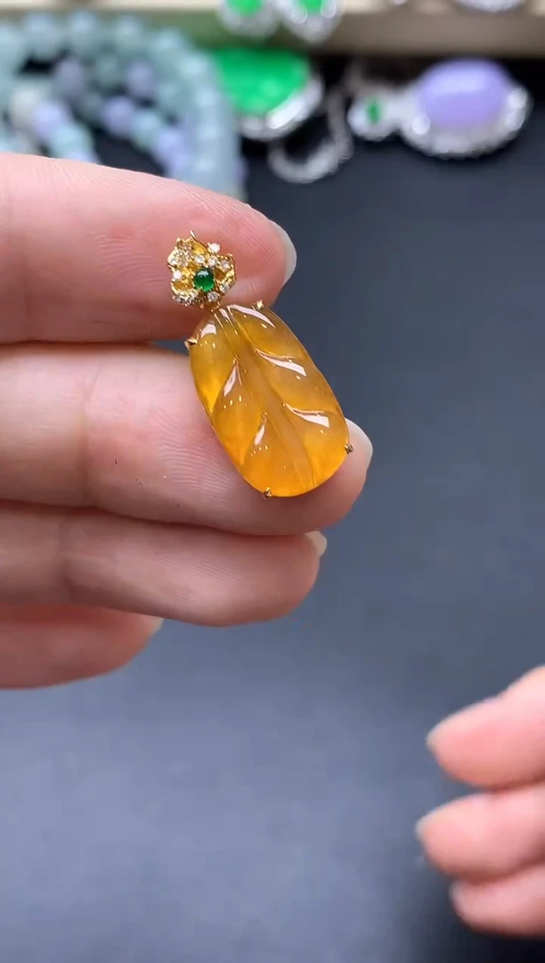 颈饰18K金镶嵌翡翠275-中国好珍宝