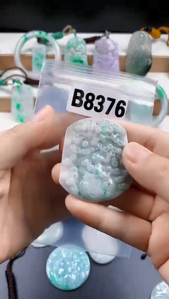 颈饰未镶嵌翡翠天然翡翠吊坠挂件