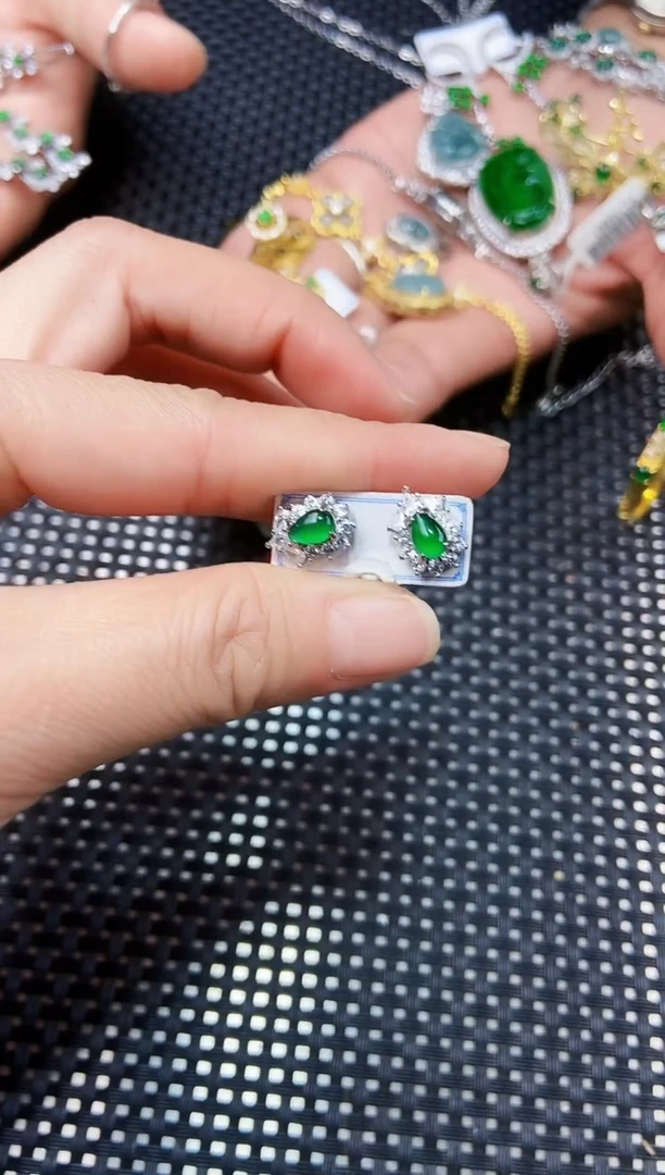 【闪购商品】翡翠耳饰未镶嵌111111111
