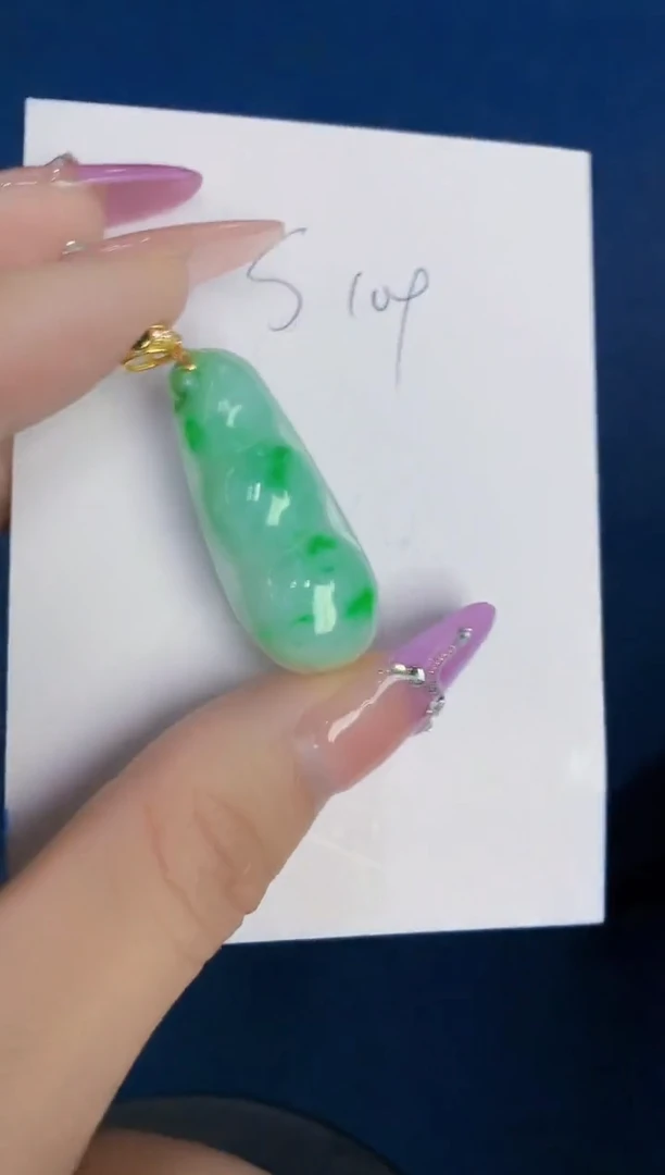 翡翠未镶嵌颈饰缅甸天然翡翠A货