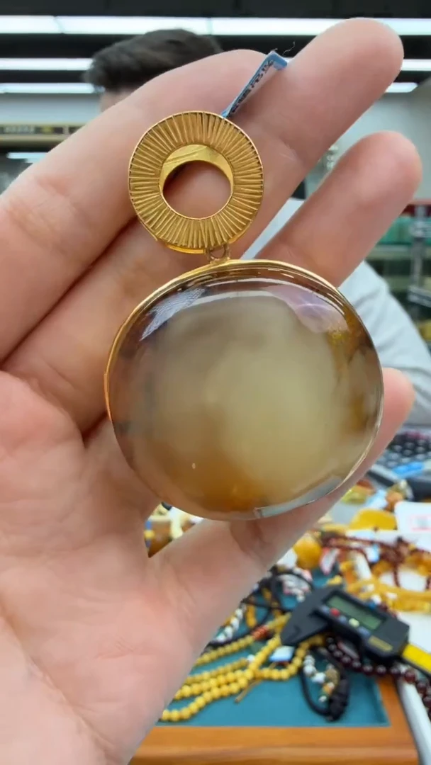 【闪购商品】琥珀颈饰银S925镶嵌145秒拍号