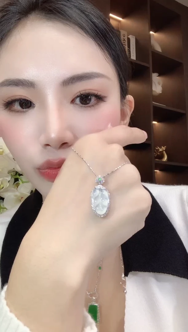 吊坠(不含链)18K金镶嵌翡翠C1