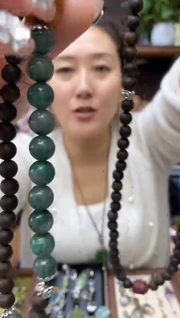 未镶嵌岫玉吊坠.