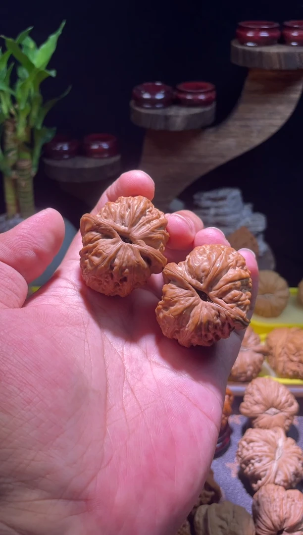 文玩核桃吊坠王*学44全品元宝43.6g