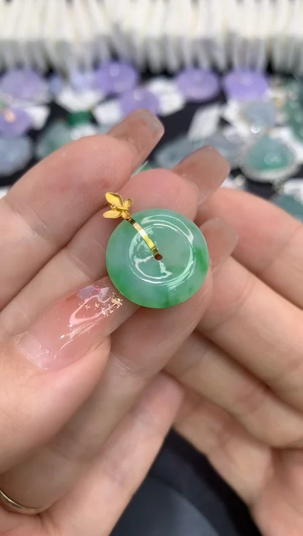 吊坠(不含链)18K金镶嵌翡翠11111111111