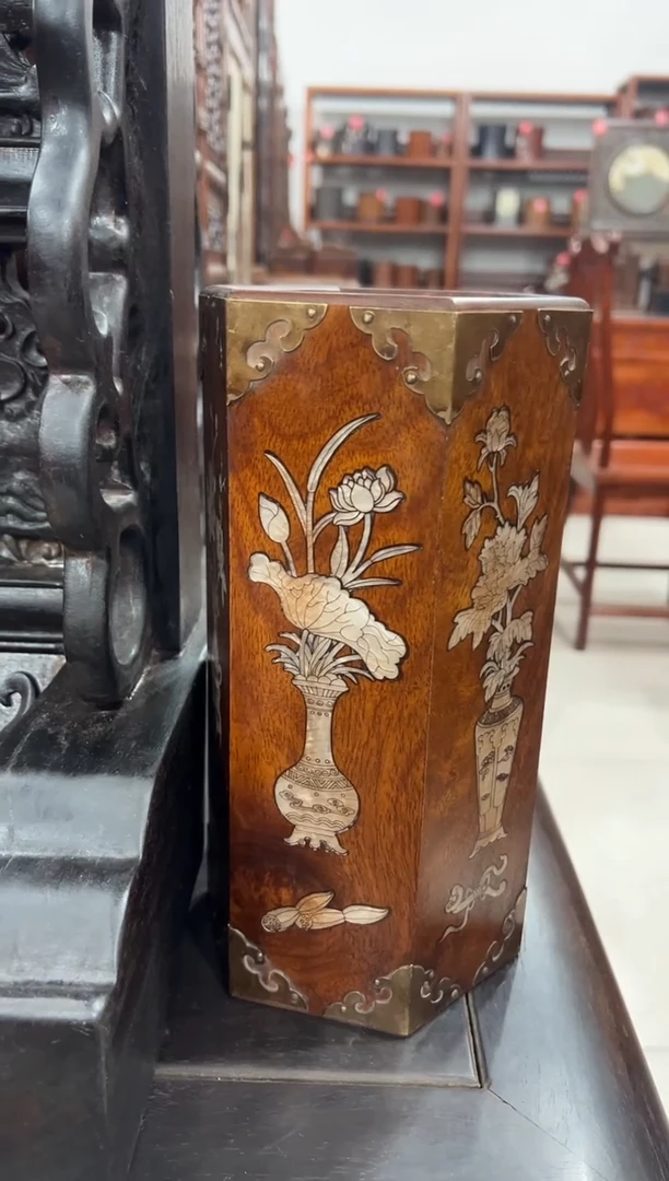 花梨木六角镶嵌帽桶