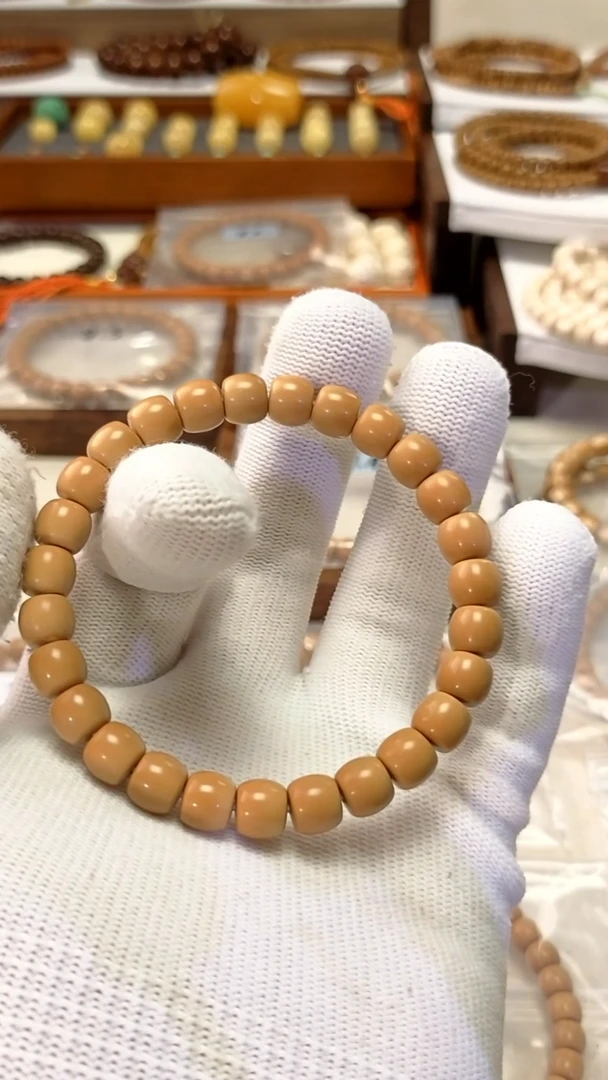 【闪购商品】橄榄核吊坠纯核尖81