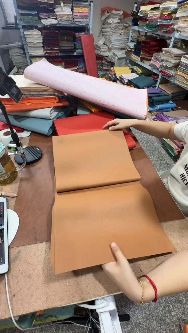 34*138焦糖色光板真银50张