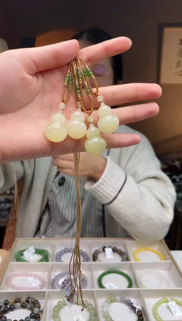 颈饰未镶嵌和田玉26左右黄口葫芦多样性发一