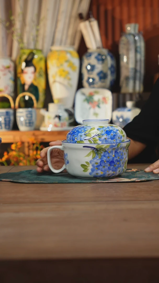 现代景德镇设计师釉下手绘陶瓷餐具