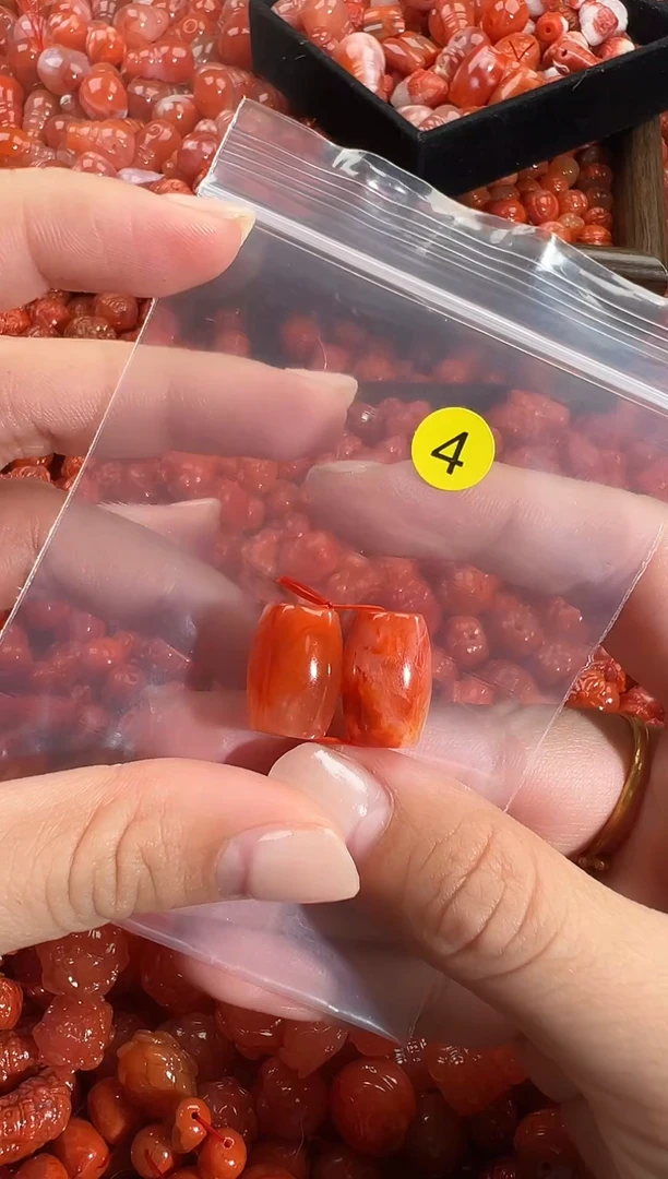 颈饰未镶嵌南红玛瑙1