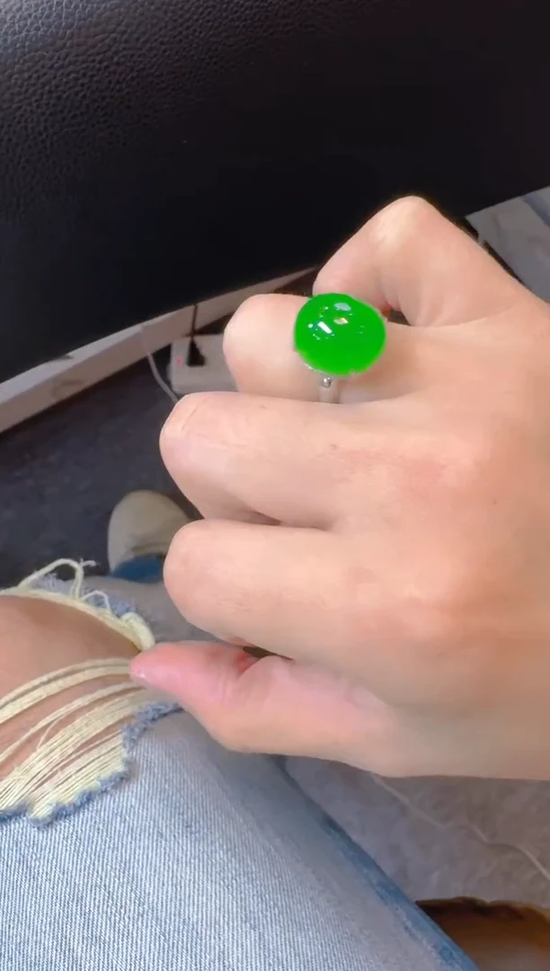 翡翠戒指18K金镶嵌天然A货翡翠