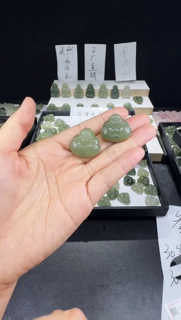 和田玉未镶嵌颈饰抱抱佛多样性发1