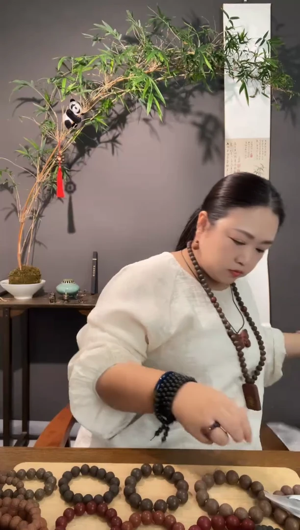 泥塑红麝香方芭蕉扇（不带绳）