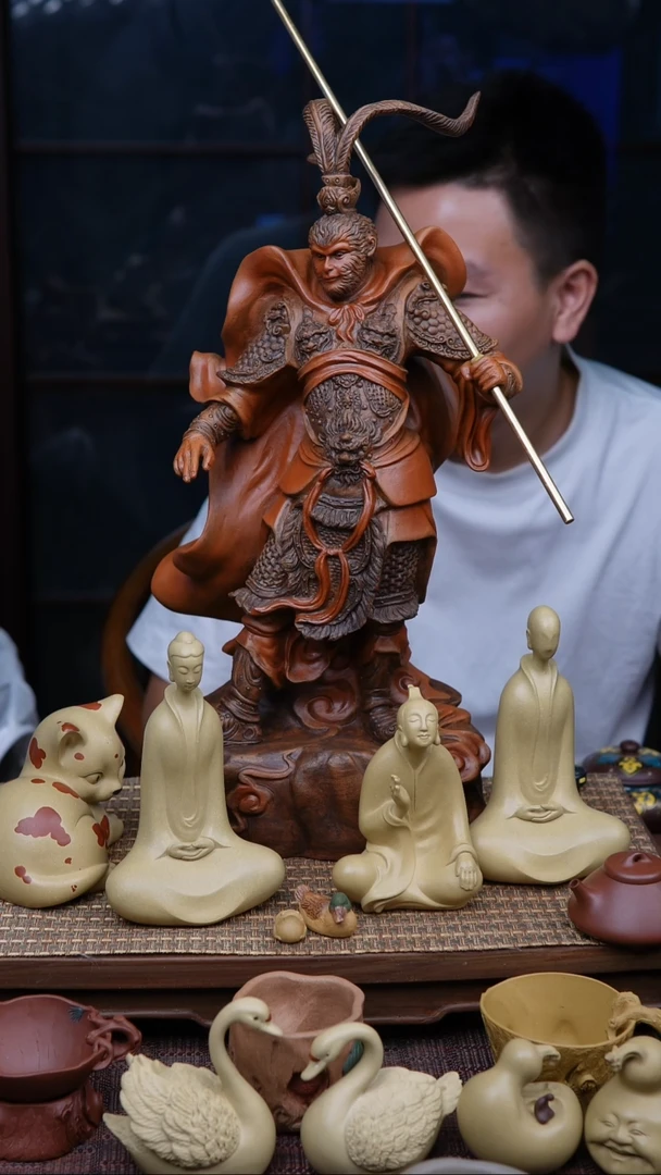 紫砂茶宠?****人《林栖阁》蒋老师紫砂作品大圣摆件