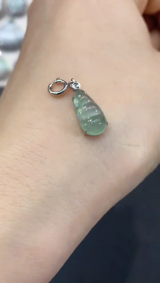 吊坠(不含链)18K金镶嵌翡翠B7