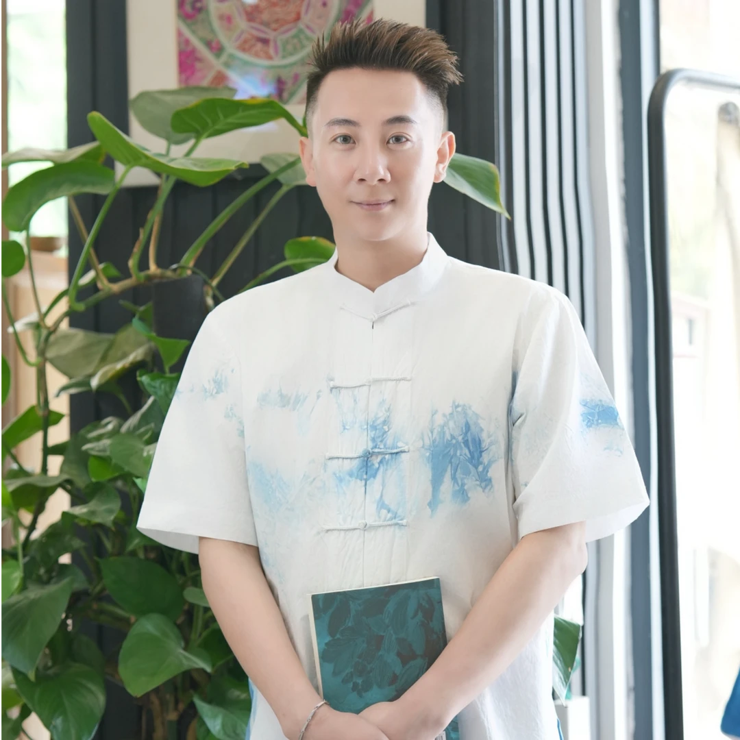 民族服装服饰布依族服装扎染男