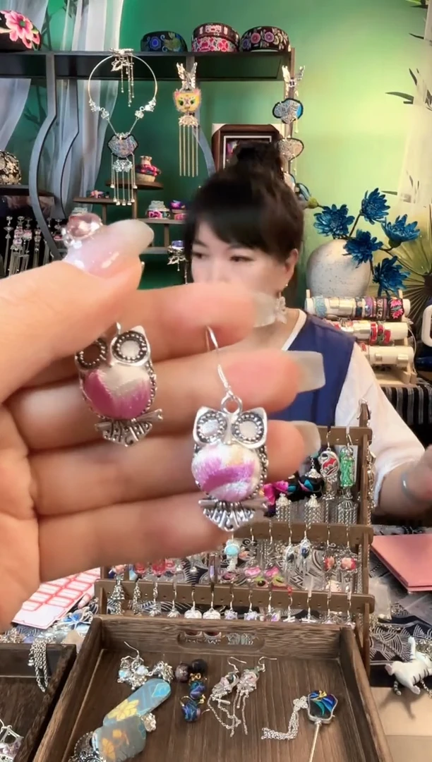 织绣彩云南阁非遗老绣饰品785