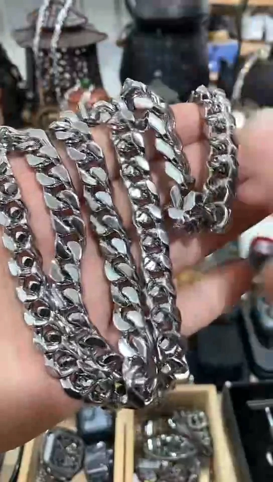 瓷片闪购商品  如图所示