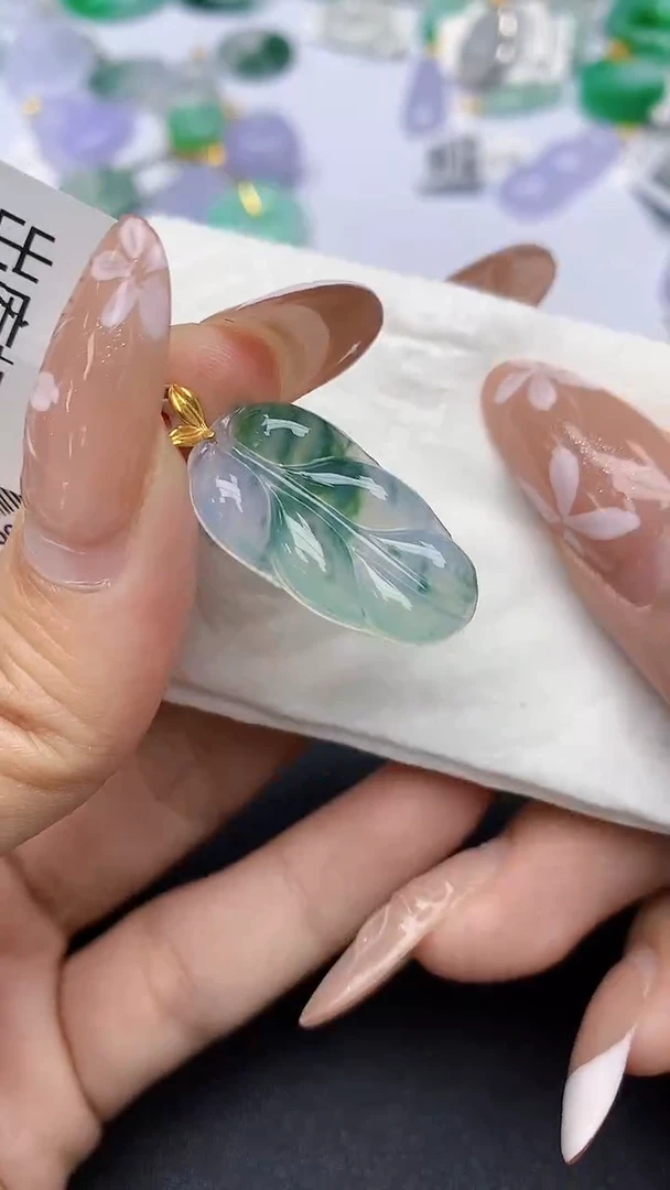 颈饰18K金镶嵌翡翠a货假一赔三支持复检百元上9元证书费自理