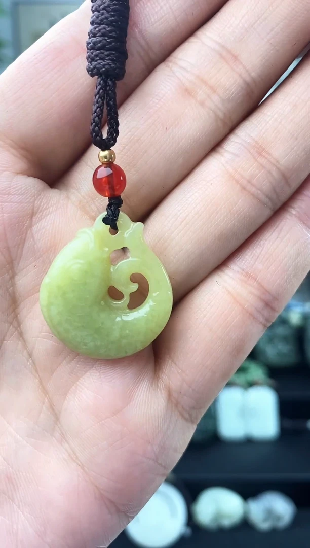 和田玉未镶嵌颈饰1