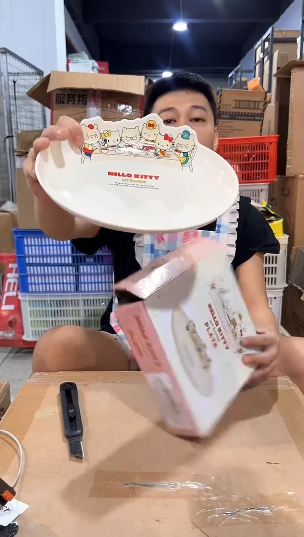 瓷片原盒kt猫一家人餐盘