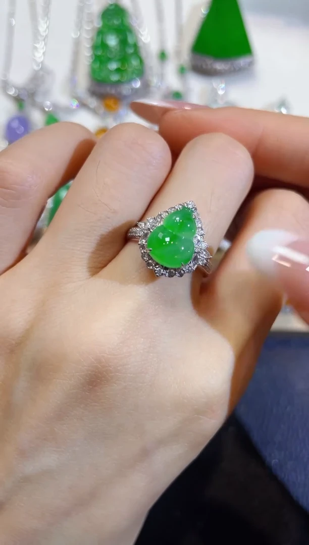 颈饰18K金镶嵌翡翠团购20