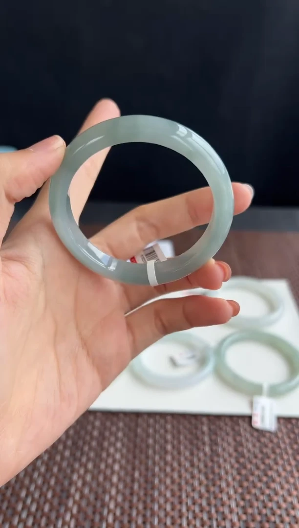 翡翠手镯未镶嵌8号53.2*10.1*7.2